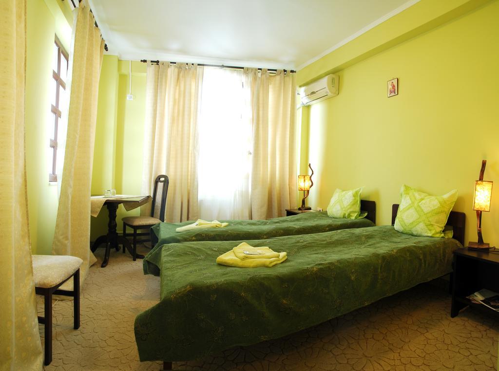 Curtea Brancoveneasca Hotel Constança Quarto foto