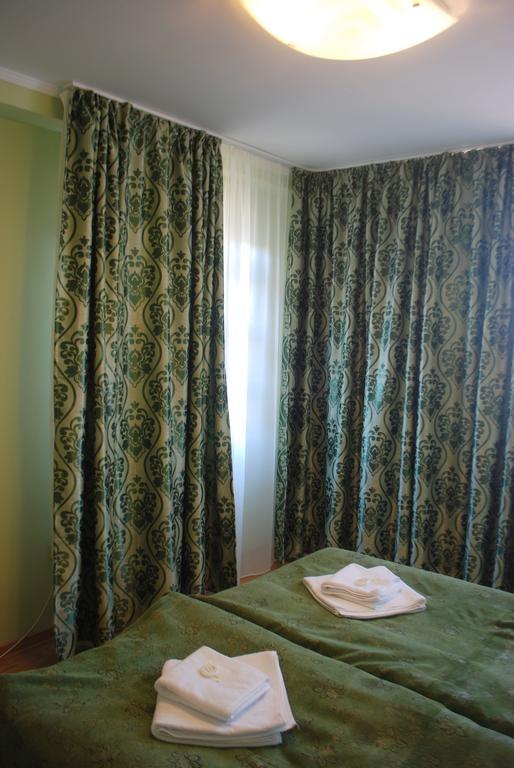 Curtea Brancoveneasca Hotel Constança Quarto foto